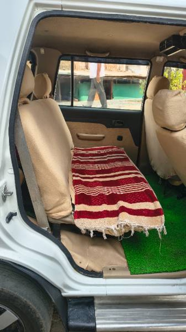 Chevrolet Tavera Neo 3 LS 10 Seats BSIII Second-hand 2017 Chevrolet Tavera Neo 3 LS 10 Seats BSIII for sale in Dewas-3