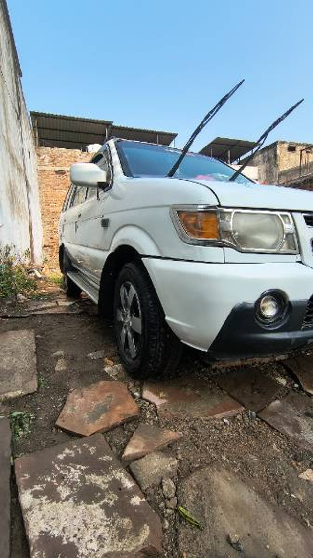 Chevrolet Tavera Neo 3 LS 10 Seats BSIII Second-hand 2017 Chevrolet Tavera Neo 3 LS 10 Seats BSIII for sale in Dewas-4