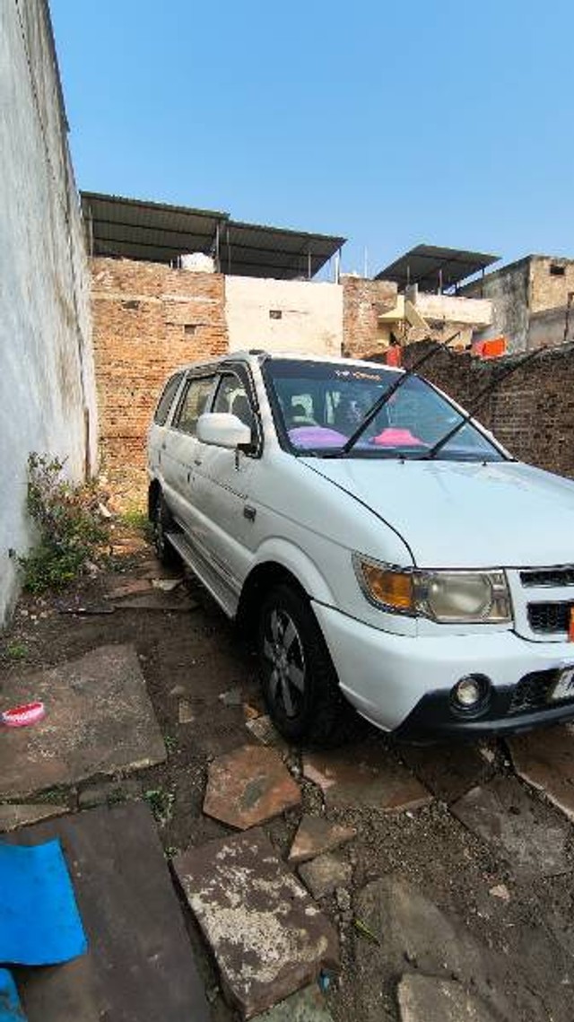 Chevrolet Tavera Neo 3 LS 10 Seats BSIII Second-hand 2017 Chevrolet Tavera Neo 3 LS 10 Seats BSIII for sale in Dewas-7