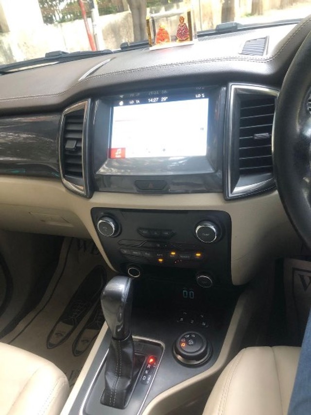 Second-hand 2017 Ford Endeavour 3.2 Titanium AT 4X4 for sale in New Delhi-6