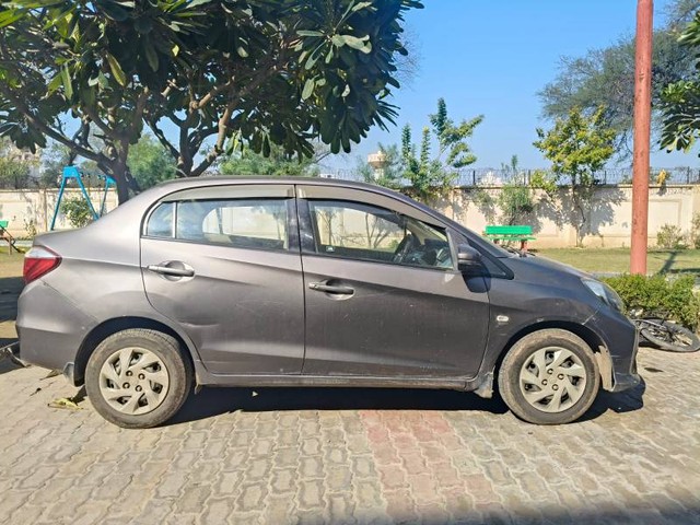 Second-hand 2016 Honda Amaze S i-DTEC for sale in Mathura-1