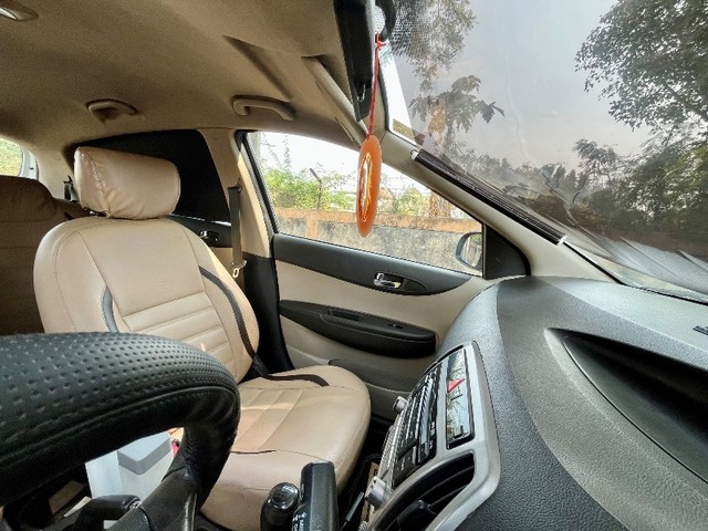 Second-hand 2012 Hyundai i20 1.4 CRDi Magna for sale in Bharuch-3