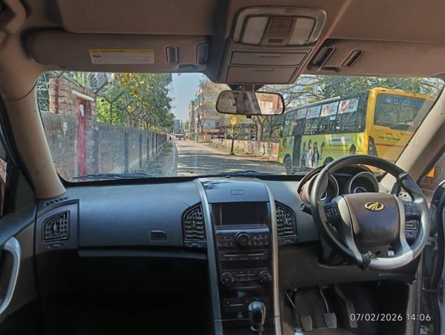 Second-hand 2014 Mahindra XUV500 W6 2WD for sale in Gwalior-11