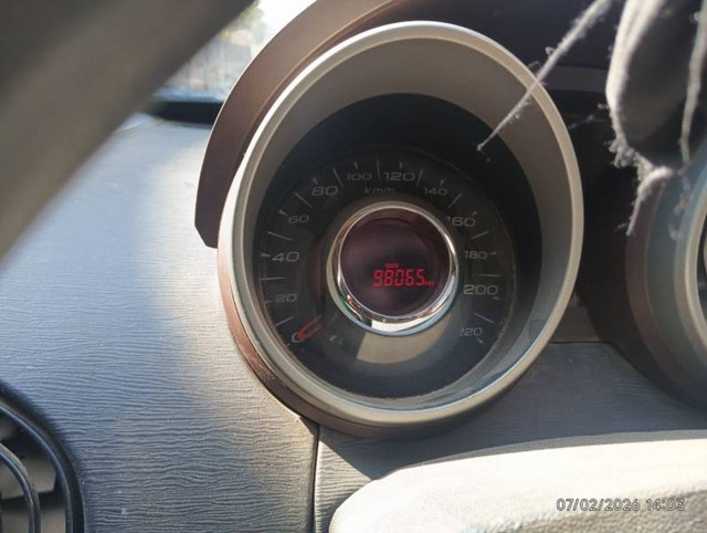 Second-hand 2014 Mahindra XUV500 W6 2WD for sale in Gwalior-10