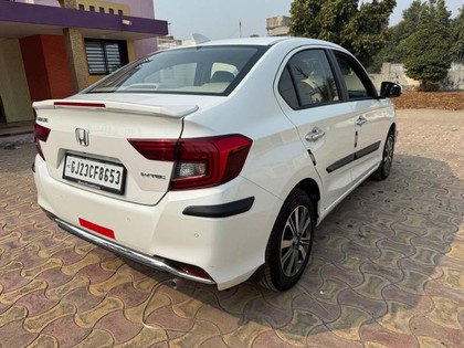 Second-hand 2024 Honda Amaze 2nd Gen VX CVT for sale in Anand