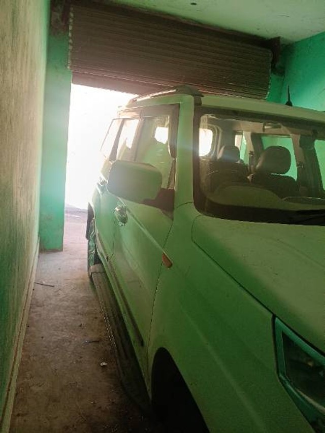 Second-hand 2017 Mahindra TUV 300 T8 for sale in Rajauri-4