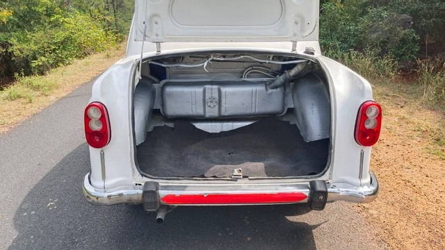 Ambassador Classic 2000 Dsz Second-hand 2007 Ambassador Classic 2000 Dsz for sale in Perambalur-3