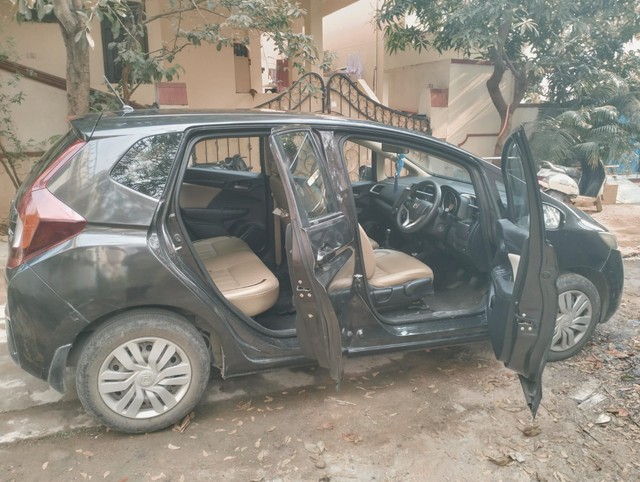 Second-hand 2016 Honda Jazz 1.2 V i VTEC for sale in Hyderabad-3