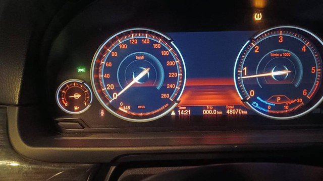 Second-hand 2017 BMW 5 Series 520d Luxury Line for sale in New Delhi-2