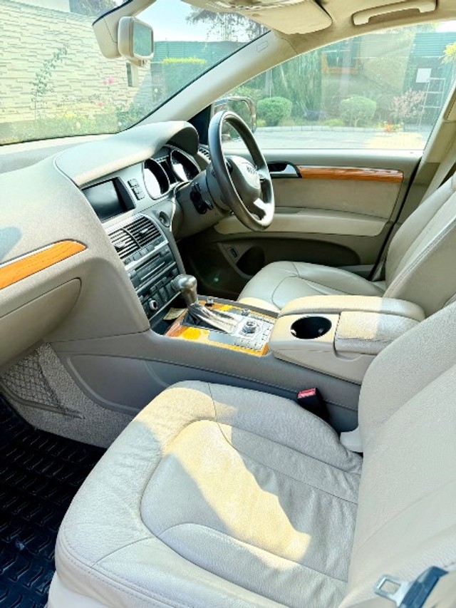 Second-hand 2015 Audi Q7 35 TDI Quattro Premium for sale in Ludhiana-3