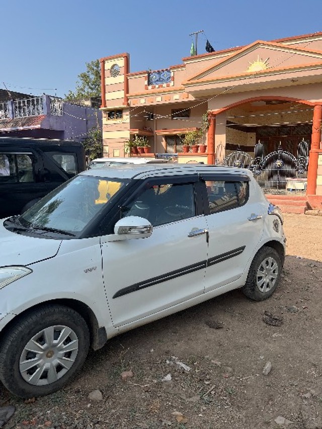 Second-hand 2017 Maruti Suzuki Swift VXI for sale in Mandsaur-4