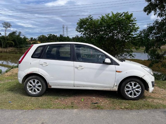 Second-hand 2014 Ford Figo Diesel Titanium for sale in Jorhat-1