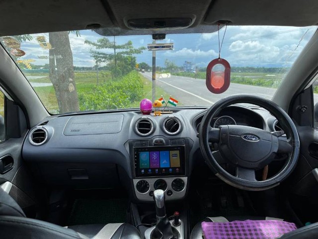 Second-hand 2014 Ford Figo Diesel Titanium for sale in Jorhat-3