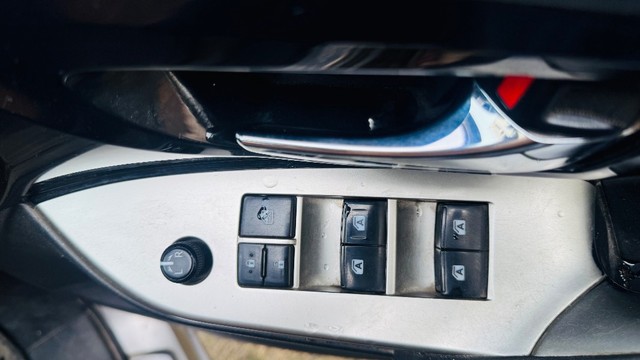 Second-hand 2017 Toyota Innova Crysta 2.4 VX MT BSIV for sale in Sant Kabir Nagar-9