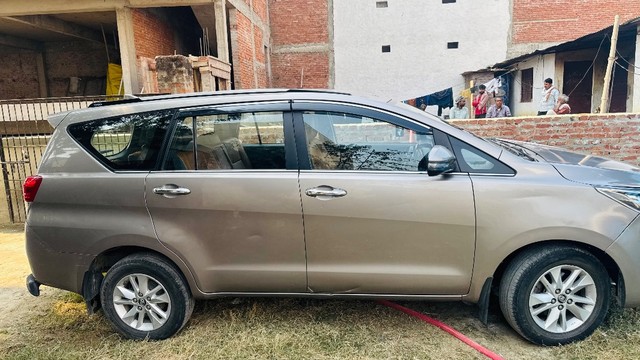 Second-hand 2017 Toyota Innova Crysta 2.4 VX MT BSIV for sale in Sant Kabir Nagar-1