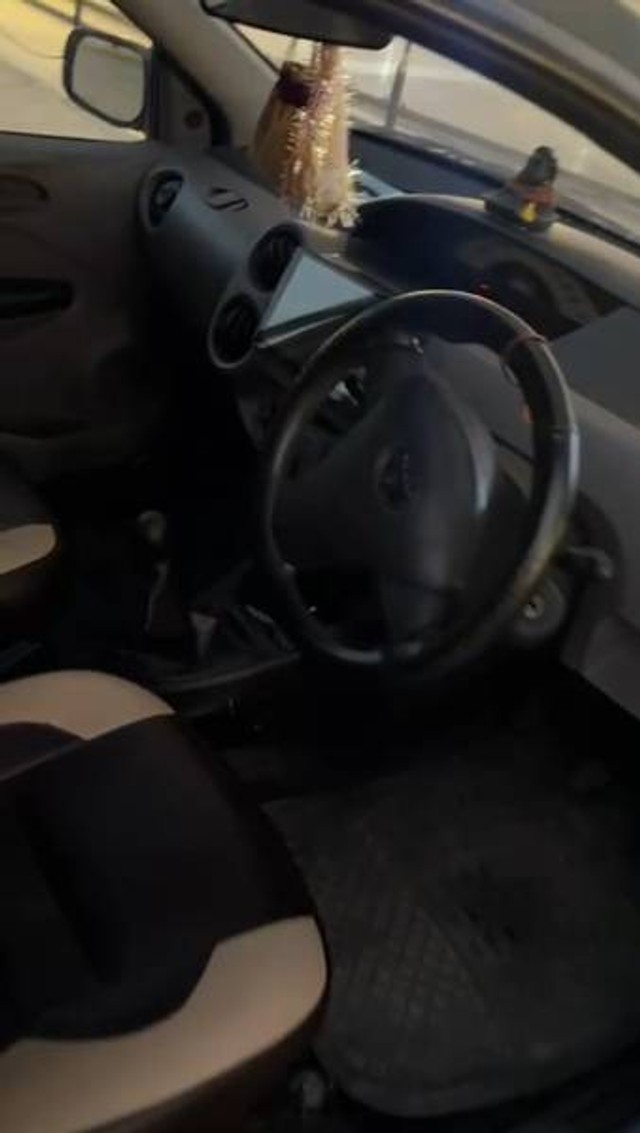 Second-hand 2011 Toyota Etios Liva G for sale in Greater Noida-2