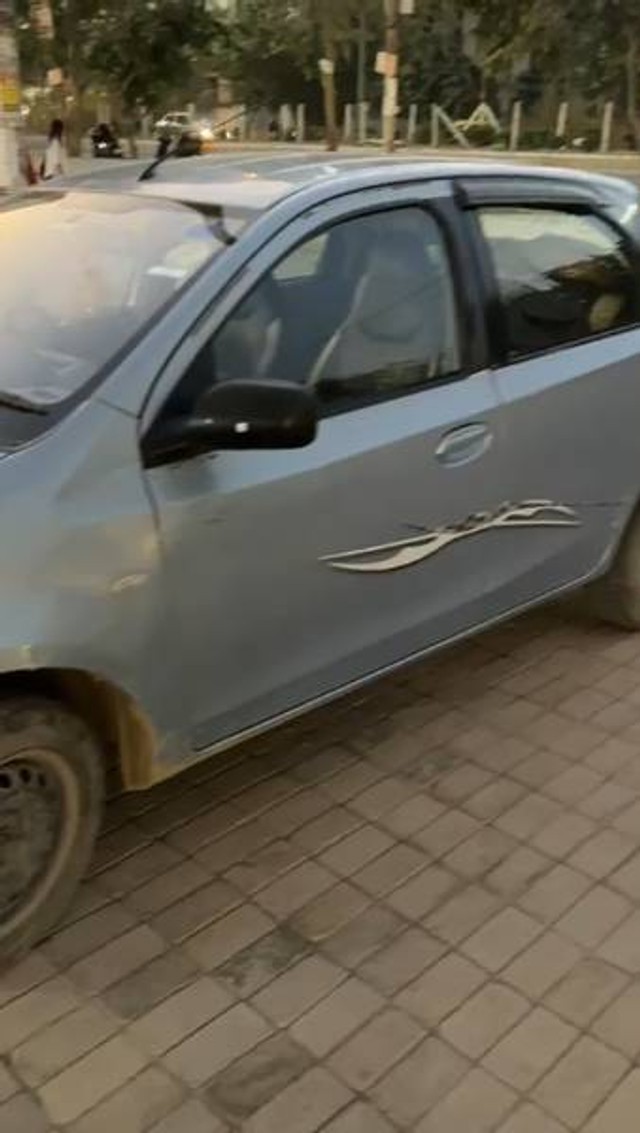 Second-hand 2011 Toyota Etios Liva G for sale in Greater Noida-3