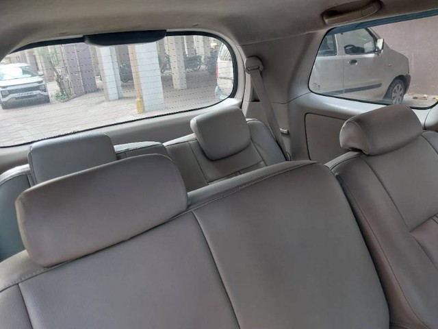 Second-hand 2011 Toyota Innova 2.5 GX 8 STR for sale in Ahmedabad-2