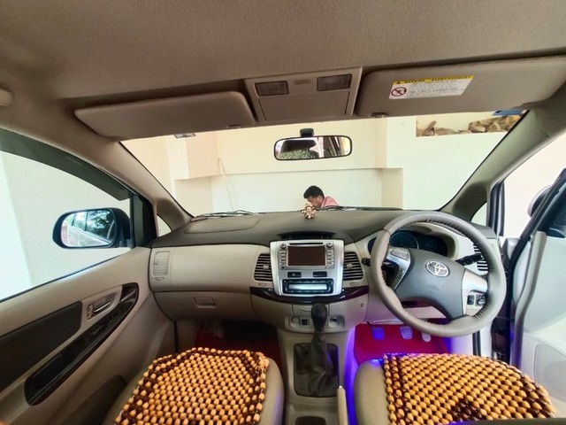 Toyota Innova 2.5 ZX Diesel 7 Seater Second-hand 2015 Toyota Innova 2.5 ZX Diesel 7 Seater for sale in Dakshina Kannada-6