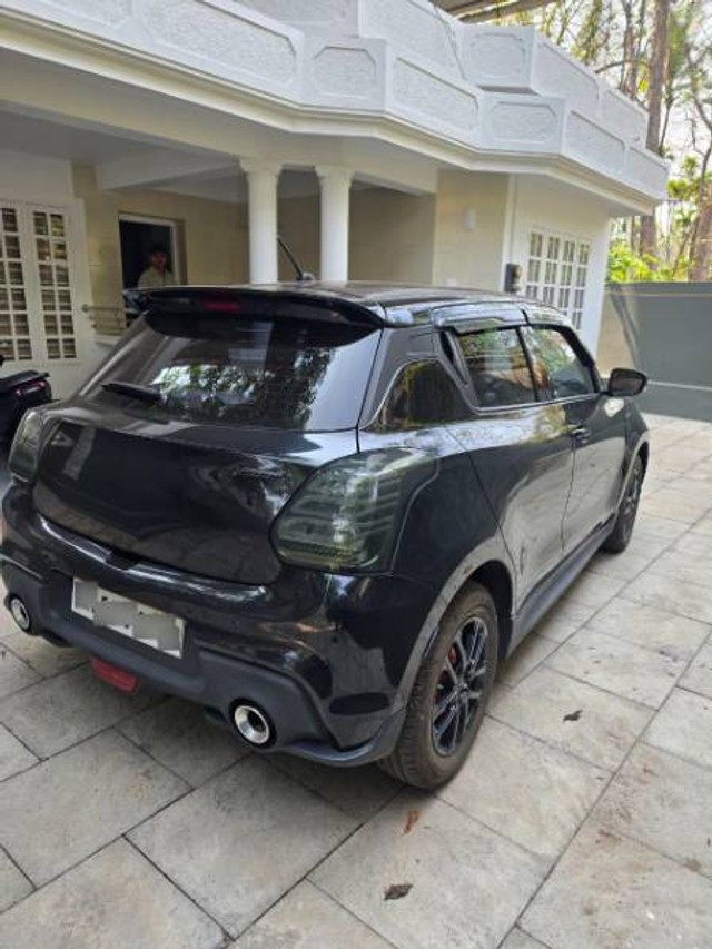 Second-hand 2023 Maruti Suzuki Swift ZXI for sale in Perinthalmanna-5