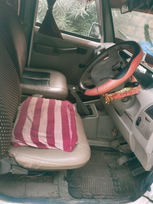 Mahindra Bolero SLX Second-hand 2012 Mahindra Bolero SLX for sale in Surendranagar-3