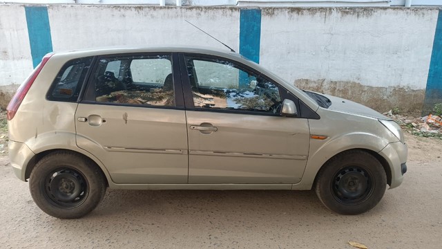 Second-hand 2011 Ford Figo Diesel Titanium for sale in Bokaro-1
