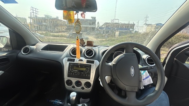 Ford Figo Petrol ZXI Second-hand 2012 Ford Figo Petrol ZXI for sale in Baddi-7