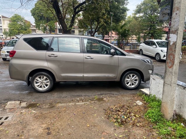 Toyota Innova Crysta 2.4 G MT 8S BSIV Second-hand 2018 Toyota Innova Crysta 2.4 G MT 8S BSIV for sale in Chandigarh-1
