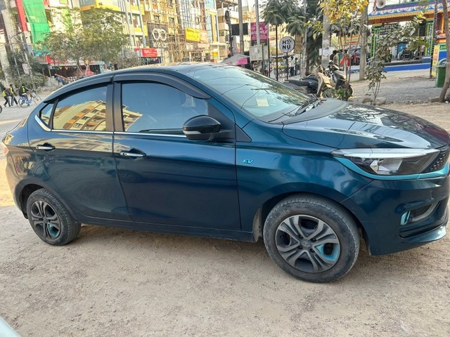 Second-hand 2022 Tata Tigor EV XZ Plus for sale in Patancheru-6