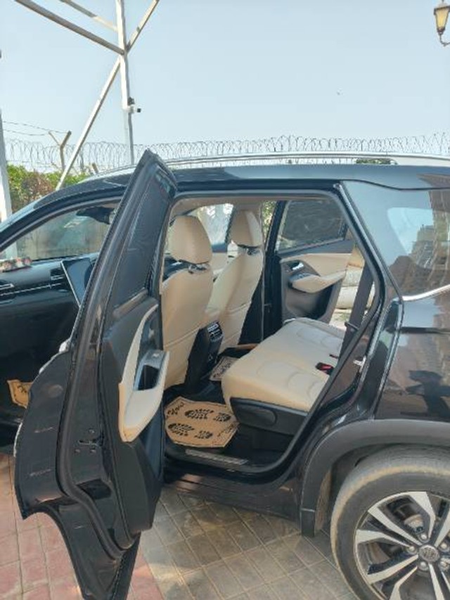 MG Hector Sharp CVT Second-hand 2023 MG Hector Sharp CVT for sale in Greater Noida-5