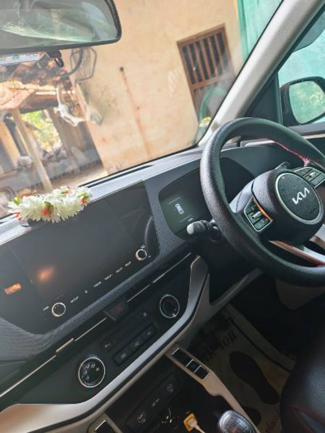 Second-hand 2024 Kia Carens Premium Opt for sale in Udupi-2
