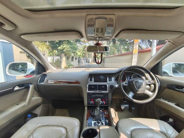 Second-hand 2010 Audi Q7 3.0 TDI quattro for sale in Thiruvananthapuram-4