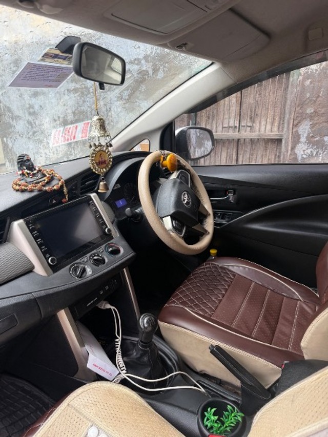 Second-hand 2022 Toyota Innova Crysta 2.7 GX 8 STR for sale in Ayodhya-5