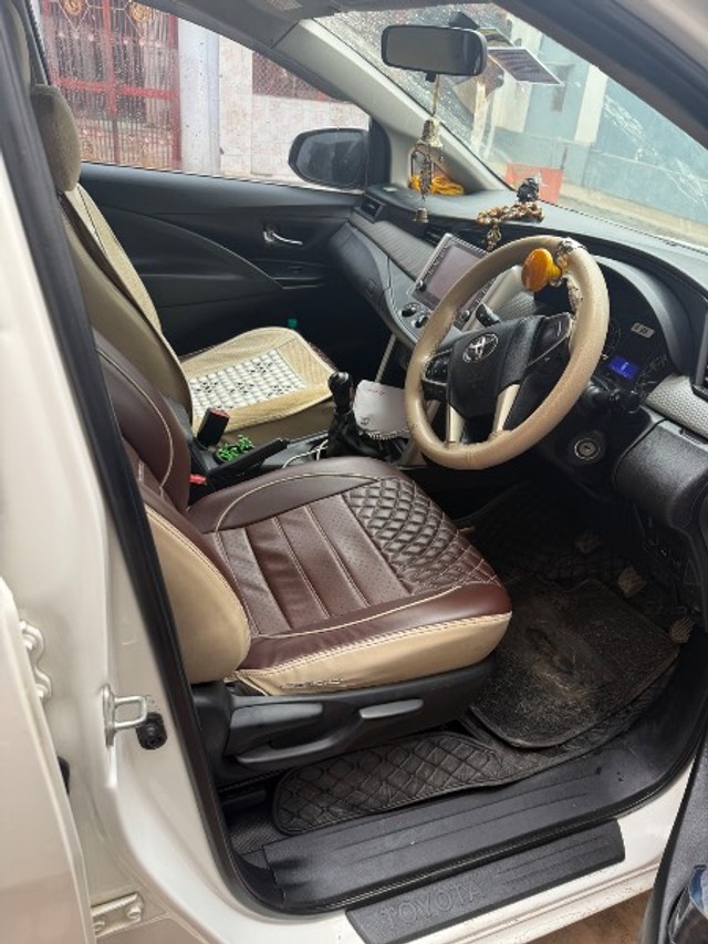 Second-hand 2022 Toyota Innova Crysta 2.7 GX 8 STR for sale in Ayodhya-6