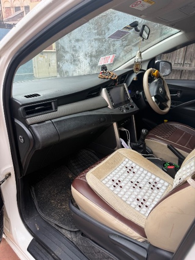 Second-hand 2022 Toyota Innova Crysta 2.7 GX 8 STR for sale in Ayodhya-13