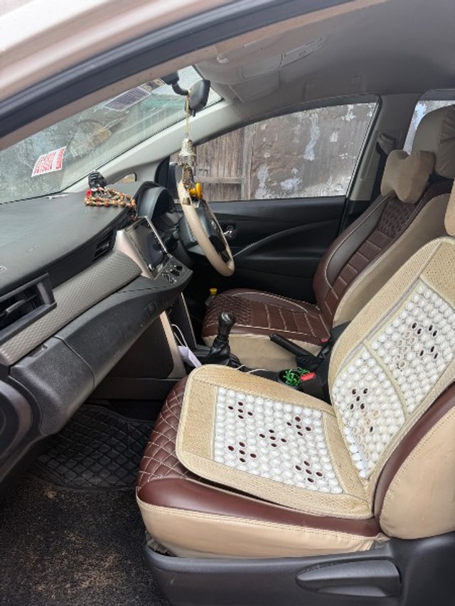 Second-hand 2022 Toyota Innova Crysta 2.7 GX 8 STR for sale in Ayodhya-9