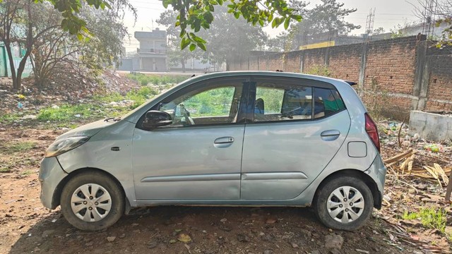 Hyundai i10 Era Second-hand 2011 Hyundai i10 Era for sale in Chattarpur-2