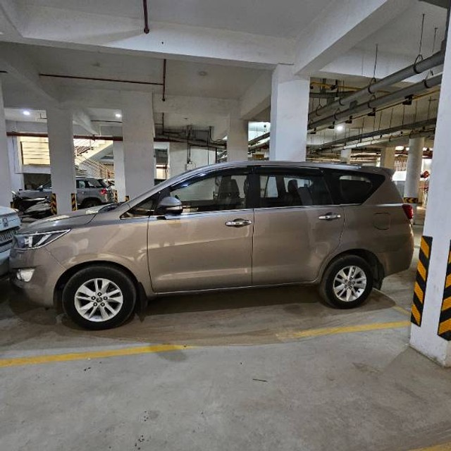 Second-hand 2017 Toyota Innova Crysta 2.4 G MT BSIV for sale in Gandhinagar-2