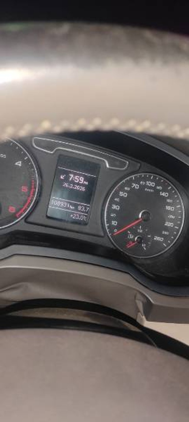 Second-hand 2014 Audi Q3 2.0 TDI for sale in Jhunjhunu-2