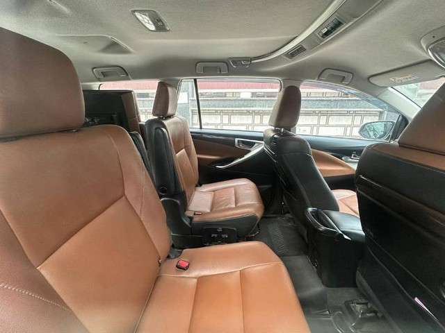 Second-hand 2019 Toyota Innova Crysta 2.8 GX AT BSIV for sale in Lucknow-3