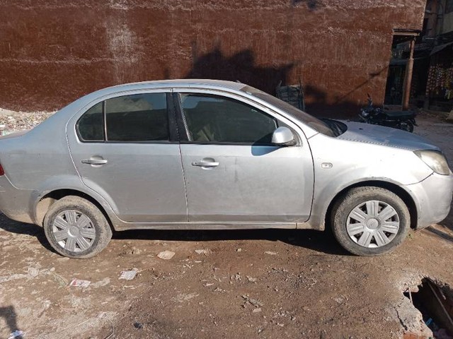 Second-hand 2012 Ford Fiesta Classic 1.6 Duratec LXI for sale in New Delhi-1