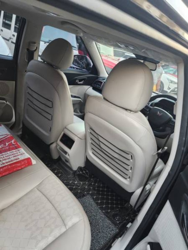 Second-hand 2024 Mahindra XUV400 EV EL Fast Charger for sale in Lucknow-4