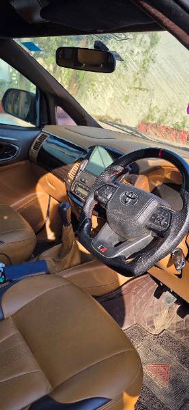 Second-hand 2011 Toyota Innova 2.5 VX (Diesel) 8 Seater BS IV for sale in Navi Mumbai-5