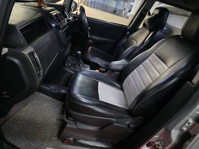 Second-hand 2017 Tata Hexa XTA for sale in Surat-9