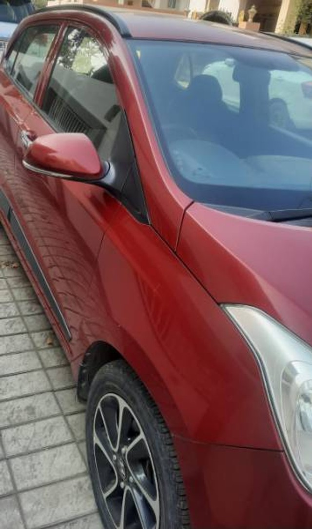 Second-hand 2017 Hyundai Grand i10 Magna AT for sale in Akola-5