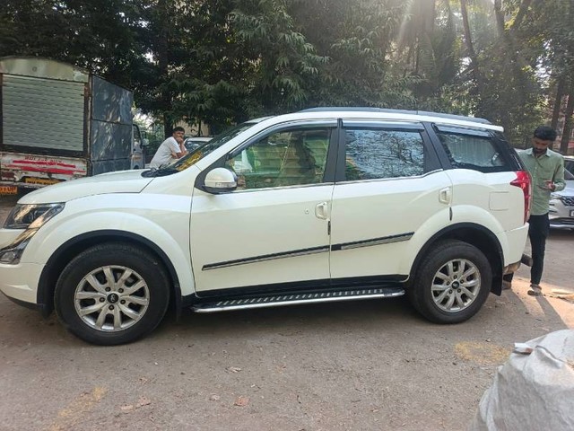 Second-hand 2017 Mahindra XUV500 R W10 FWD for sale in Thane-2