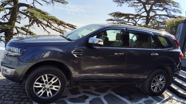 Second-hand 2017 Ford Endeavour 3.2 Titanium AT 4X4 for sale in New Delhi-3