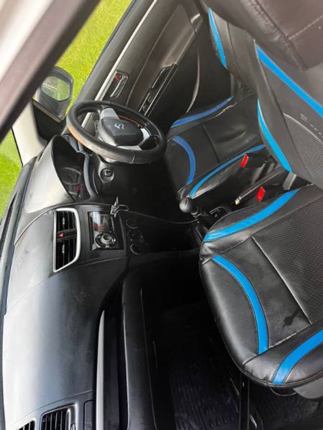 Second-hand 2013 Maruti Swift VXI for sale in Mau-5