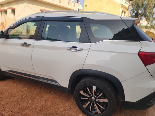 Second-hand 2019 MG Hector Sharp DCT for sale in Devanahalli-2