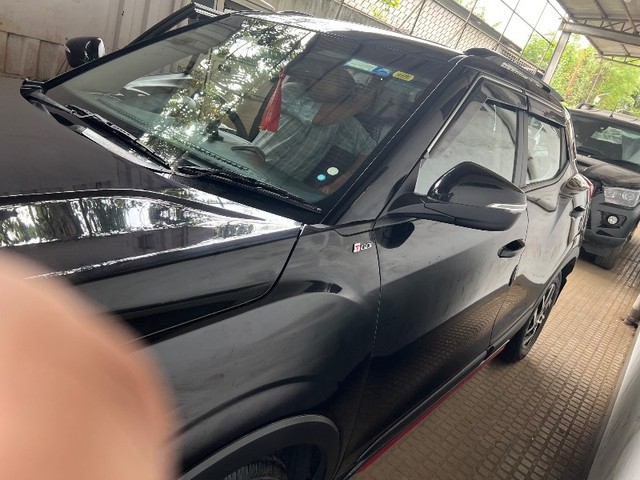 Mahindra XUV300 W8 Opt Second-hand 2023 Mahindra XUV300 W8 Opt for sale in Kamrup-2